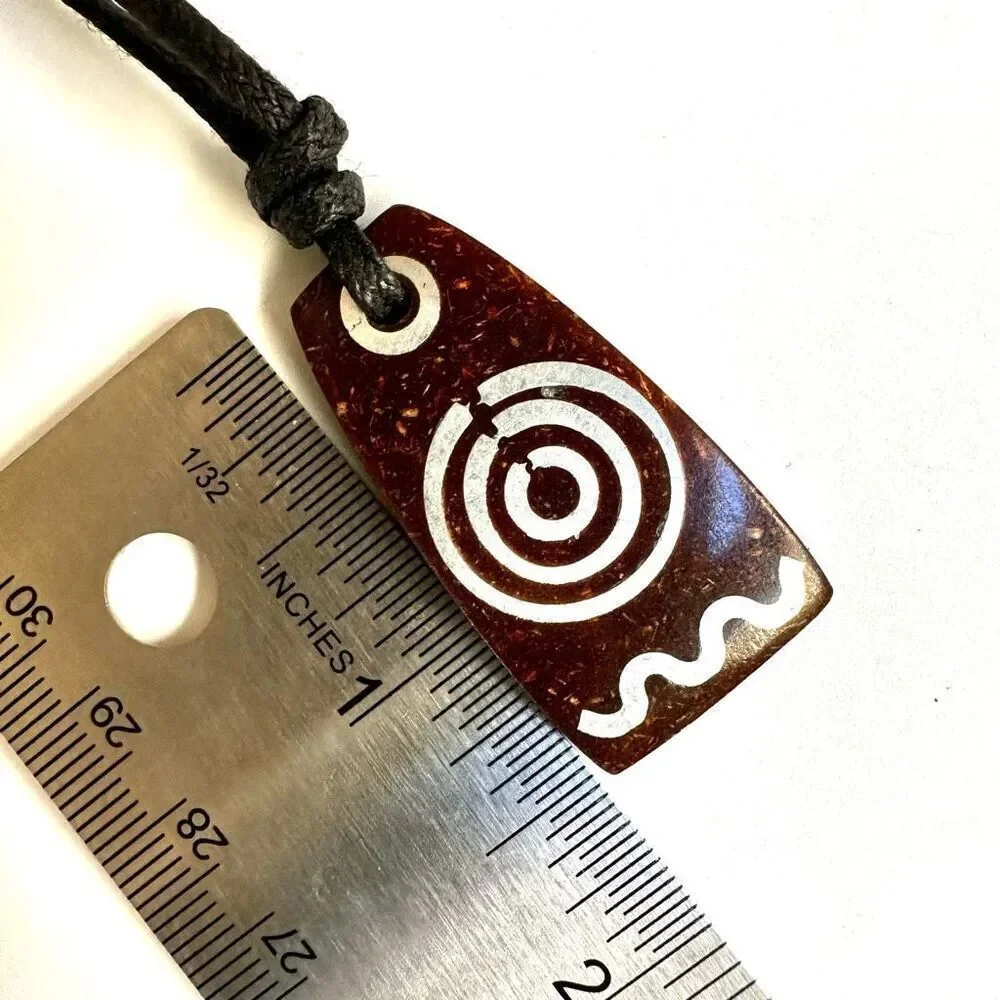 Coconut shell carved pendant necklace
